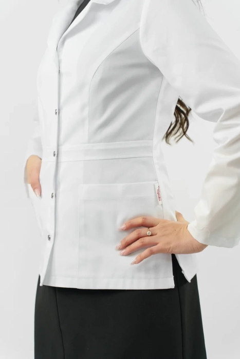 Sacou medical Dana damă – elegant, cambrat și confortabil